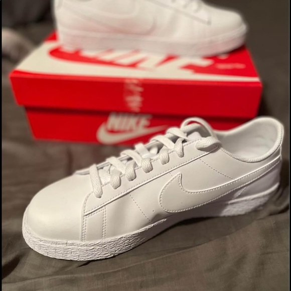 Nike sneakers - Picture 2 of 10